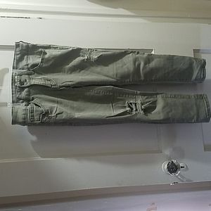 Juniors So capris size 5 mid rise